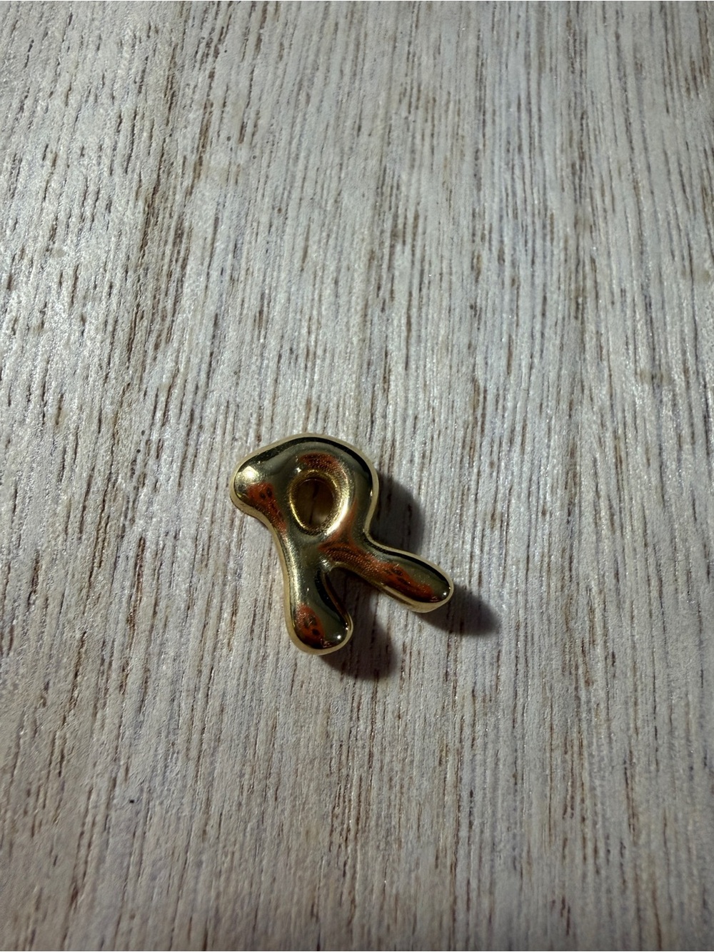 Bubble R pendant real 18k gold